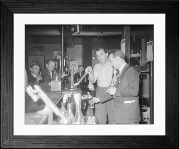 Framed Print : Football Former Everton footballer Bill Dixie Framed Print : Football Former Everton footballer Bill Dixie