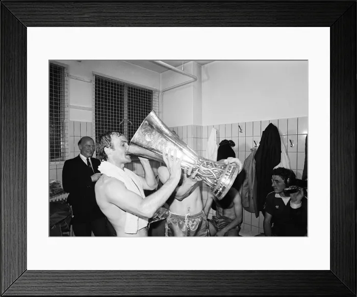Framed Print : UEFA CUP Final Second Leg at the Olympic Stadium in Amsterdam May 1981 AZ 67 Framed Print : UEFA CUP Final Second Leg at the Olympic Stadium in Amsterdam May 1981 AZ 67