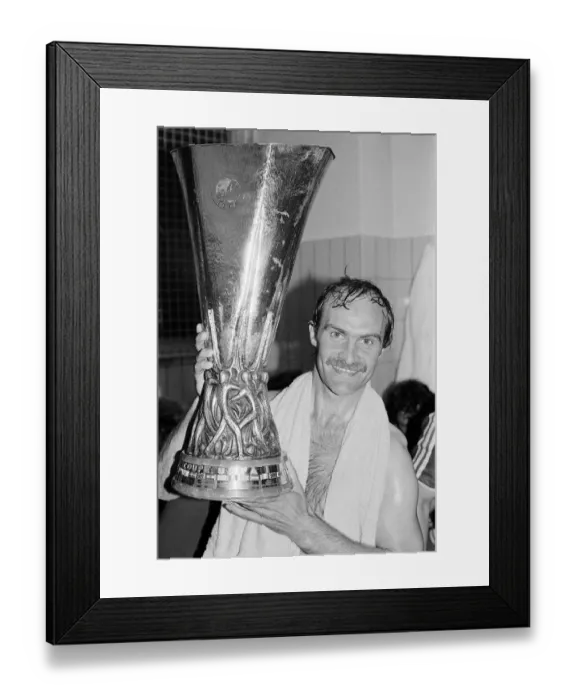 Framed Print : UEFA CUP Final Second Leg at the Olympic Stadium in Amsterdam May 1981 AZ 67 Framed Print : UEFA CUP Final Second Leg at the Olympic Stadium in Amsterdam May 1981 AZ 67