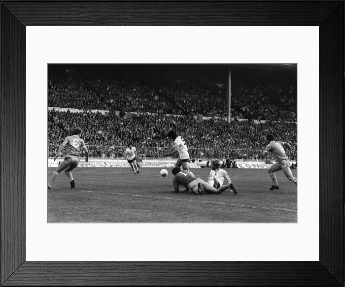 Framed Print : Tottenham Hotspur v Manchester City in the FA Cup Final Replay at Wembley May1981