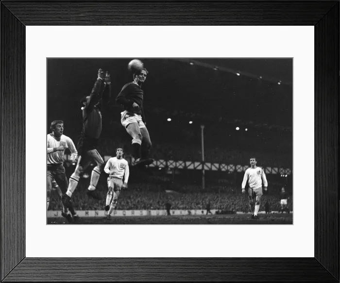 Framed Print : FA Cup Third Round Replay at Goodison Park. Everton 2 v Burnley 1 Harry