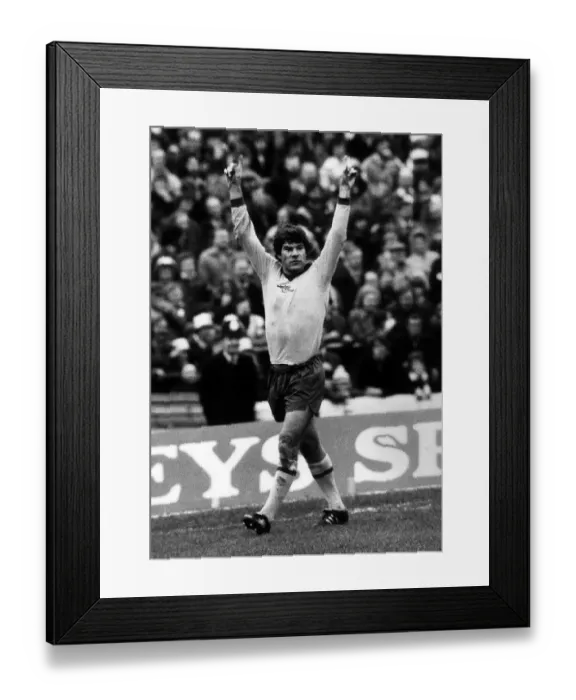 Framed Print : Arsenal footballer Malcolm McDonald celebrates a goal against Leyton Orient in the 1978