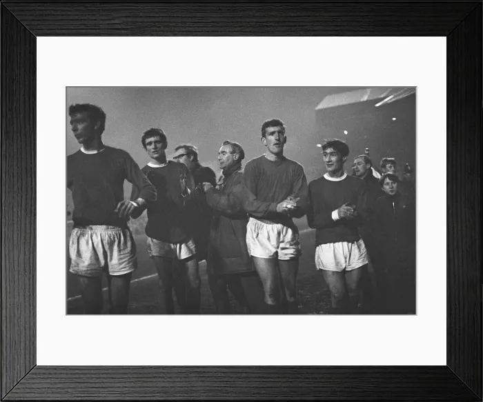 Framed Print : Manchester United players applaud Gornik goalkeeper after the quarter final of Framed Print : Manchester United players applaud Gornik goalkeeper after the quarter final of