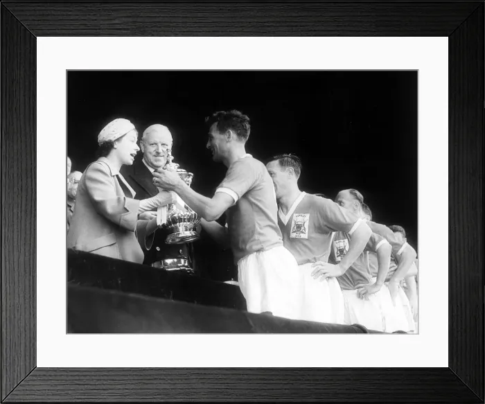 Framed Print : FA Cup Final 1959 Nottingham Forest v Luton Town Jack Burkitt captain of Forest Framed Print : FA Cup Final 1959 Nottingham Forest v Luton Town Jack Burkitt captain of Forest