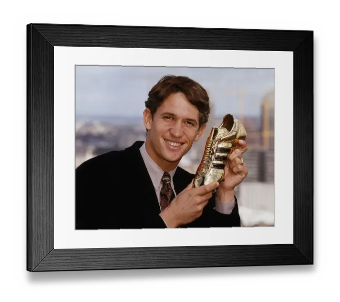 Framed Print : Tottenham Hostpur and England footballer Gary Lineker shows off the Golden Boot award he Framed Print : Tottenham Hostpur and England footballer Gary Lineker shows off the Golden Boot award he