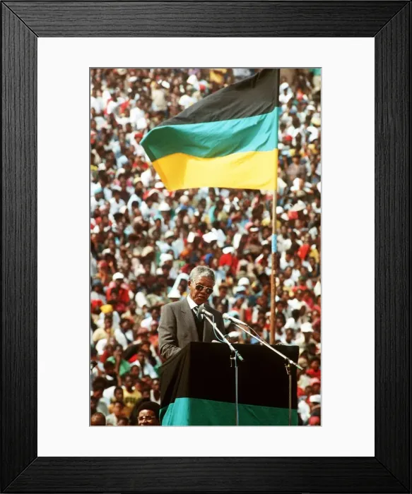Framed Print : Nelson Mandela leader of ANC released from prison 1990 speaks to the crowd Framed Print : Nelson Mandela leader of ANC released from prison 1990 speaks to the crowd