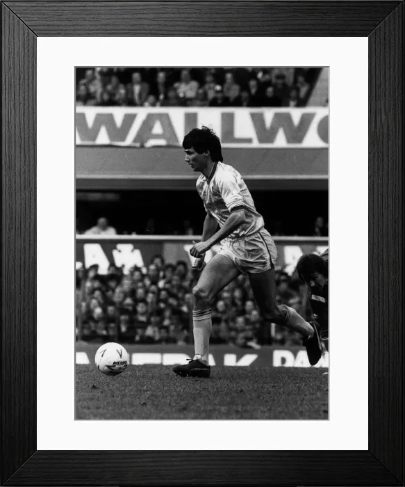Framed Print : Liverpools Alan Hansen playing in the FA Cup semi final v Manchester United Framed Print : Liverpools Alan Hansen playing in the FA Cup semi final v Manchester United