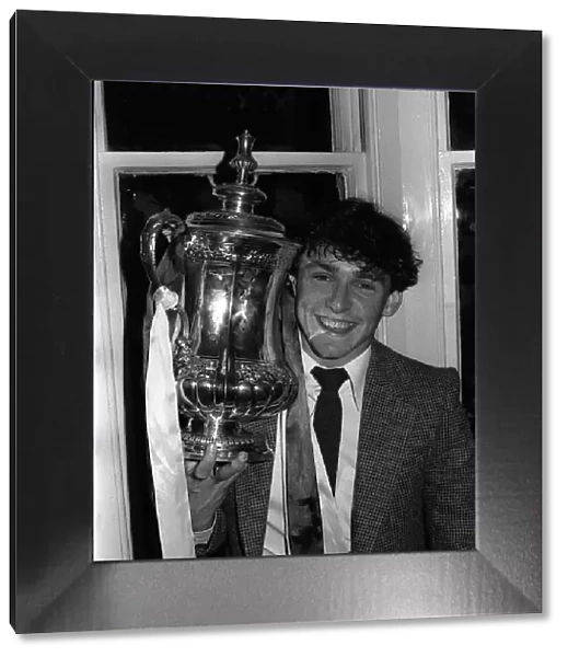 West Hams seventeen year old star Paul Allen with the FA Cup at the Town Hall