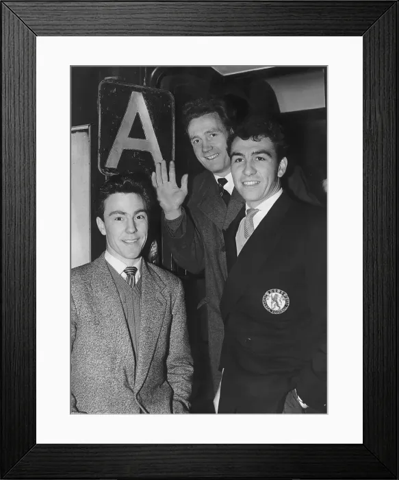 Framed Print : Jimmy Greaves with Chelsea captain Saunders and winger Peter Brabrook leave Kings Cross Framed Print : Jimmy Greaves with Chelsea captain Saunders and winger Peter Brabrook leave Kings Cross