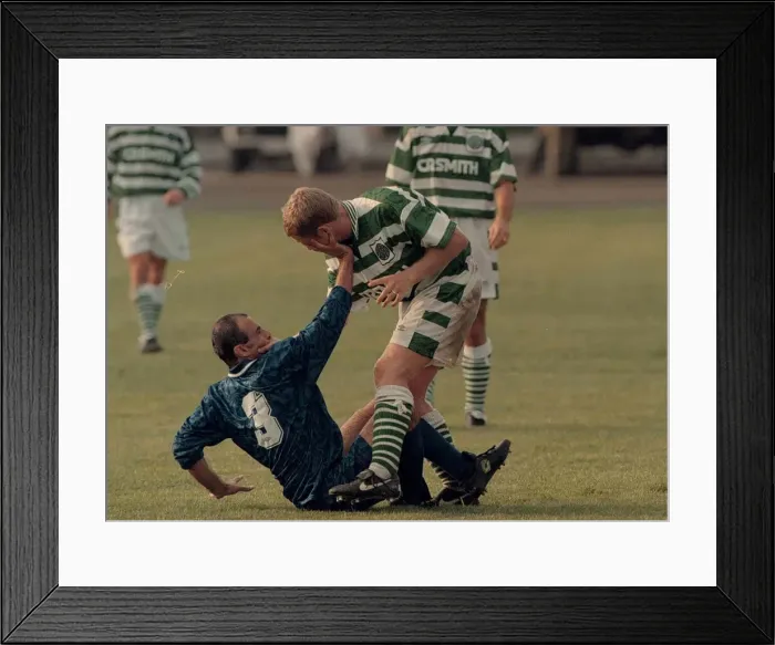 Framed Print : Europan Cup Winners Cup First Round Second Leg match September 1995 Celtic 4 v Framed Print : Europan Cup Winners Cup First Round Second Leg match September 1995 Celtic 4 v