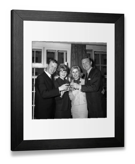 Framed Print : West Ham and England captain Bobby Moore with his wife Tina at a pre FA cup final lunch Framed Print : West Ham and England captain Bobby Moore with his wife Tina at a pre FA cup final lunch