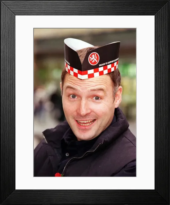 Framed Print : John Leslie Daily Record Glengarry November 1999 TV Presenter wearing hat a Framed Print : John Leslie Daily Record Glengarry November 1999 TV Presenter wearing hat a
