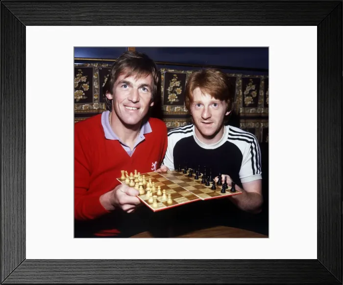 Framed Print : Kenny Dalglish & Gordon Strachan December 1985 Framed Print : Kenny Dalglish & Gordon Strachan December 1985