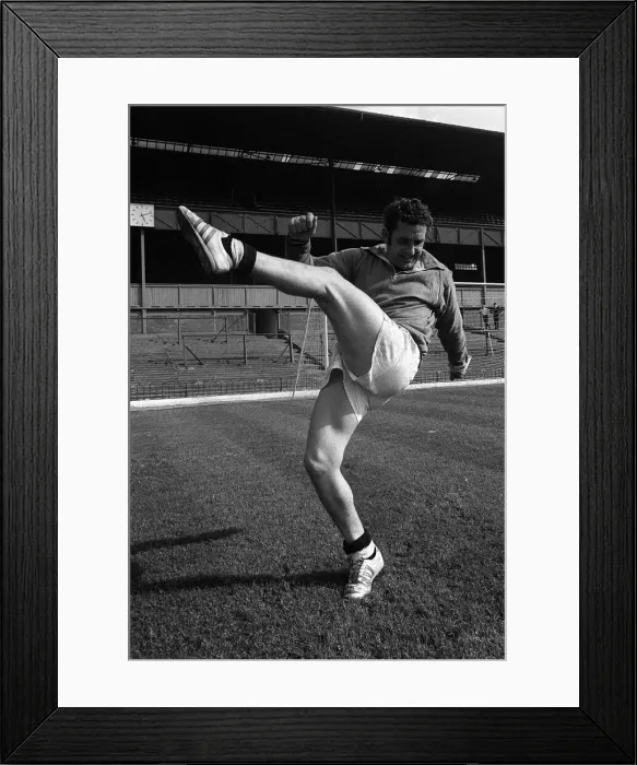 Framed Print : Derby County captain Dave Mackay during training exercises September 1969 Framed Print : Derby County captain Dave Mackay during training exercises September 1969
