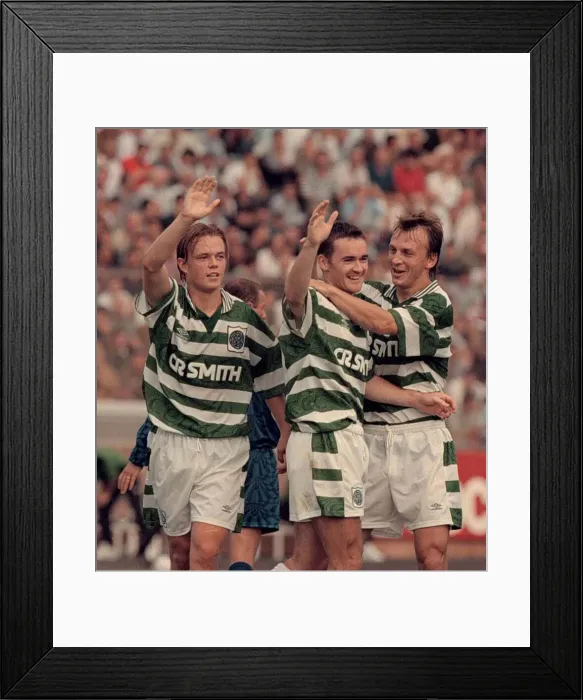 Framed Print : Europan Cup Winners Cup First Round Second Leg match September 1995 Celtic 4 v Framed Print : Europan Cup Winners Cup First Round Second Leg match September 1995 Celtic 4 v