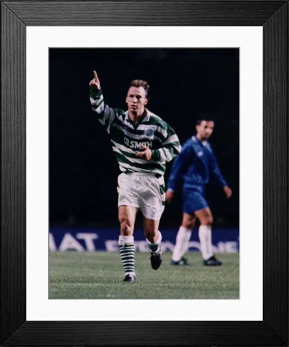 Framed Print : European Cup Winners Cup First Round Second Leg match September 1995 Celtic 4 v Framed Print : European Cup Winners Cup First Round Second Leg match September 1995 Celtic 4 v