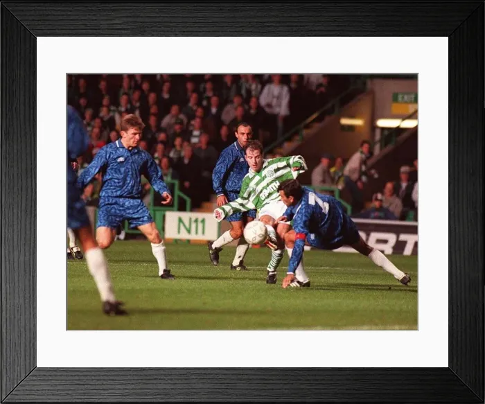 Framed Print : European Cup Winners Cup First Round Second Leg match September 1995 Celtic 4 v Framed Print : European Cup Winners Cup First Round Second Leg match September 1995 Celtic 4 v