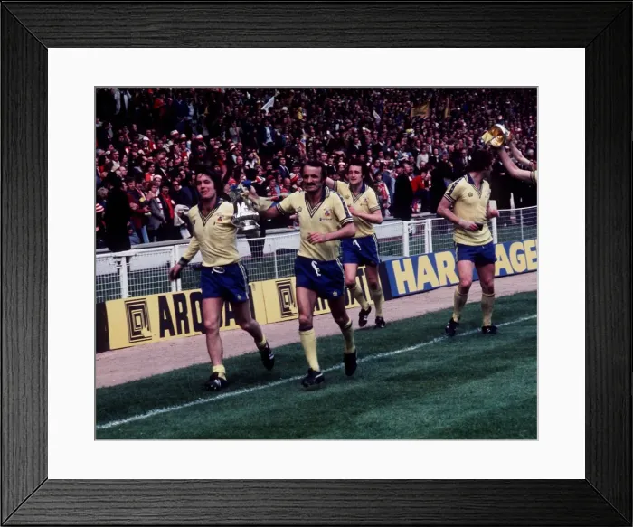 Framed Print : 1976 FA Cup Final at Wembley May 1976 Southampton 1 v Manchester United 0
