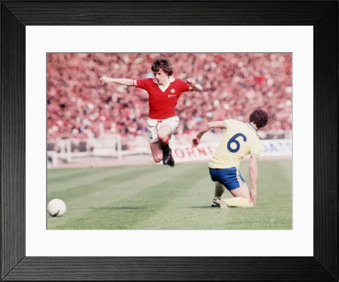 Framed Print : 1976 FA Cup Final at Wembley May 1976 Southampton 1 v Manchester United 0