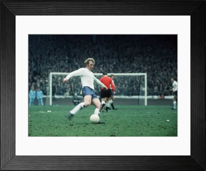Framed Print : Bobby Moore 1970, Scotland v England Framed Print : Bobby Moore 1970, Scotland v England