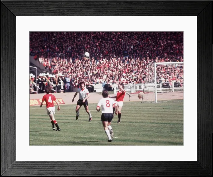 Framed Print : 1977 FA Cup Final at Wembley May 1977 Manchester United 2 v Liverpool 1