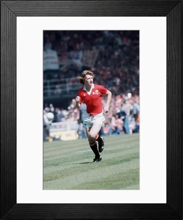 Framed Print : 1977 FA Cup Final at Wembley Stadium May 1977 Manchester United 2 v Liverpool 1