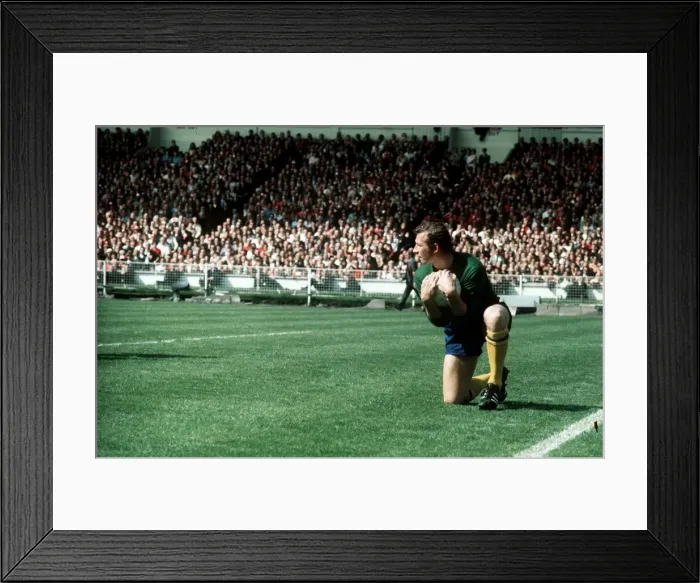 Framed Print : 1971 FA Cup Final at Wembley May 1971 Arsenal v Liverpool Arsenal goalkeeper Framed Print : 1971 FA Cup Final at Wembley May 1971 Arsenal v Liverpool Arsenal goalkeeper