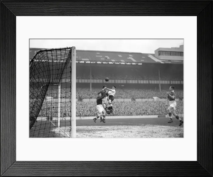 Framed Print : English Division 2. Spurs 2 v. Cardiff 0. 31st December 1949