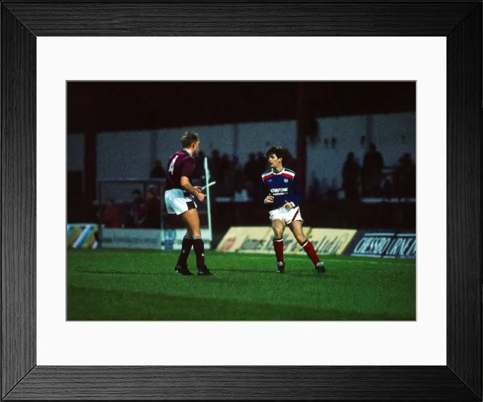 Framed Print : Tosh McKinlay in action for Dundee 1988