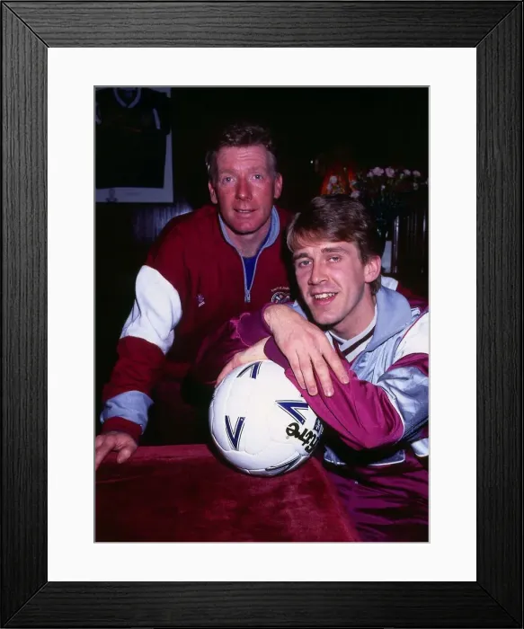 Framed Print : Gary MacKay with manager Alex McDonald November 1988