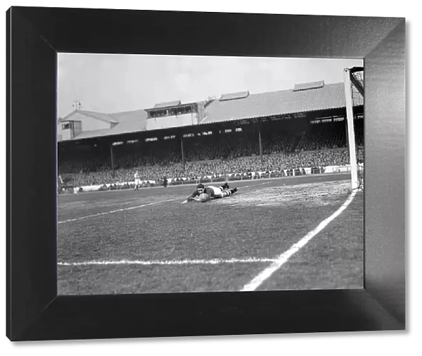 Chelsea v Arsenal April 1953 Stamford Bridge was sold out for Saturdays game