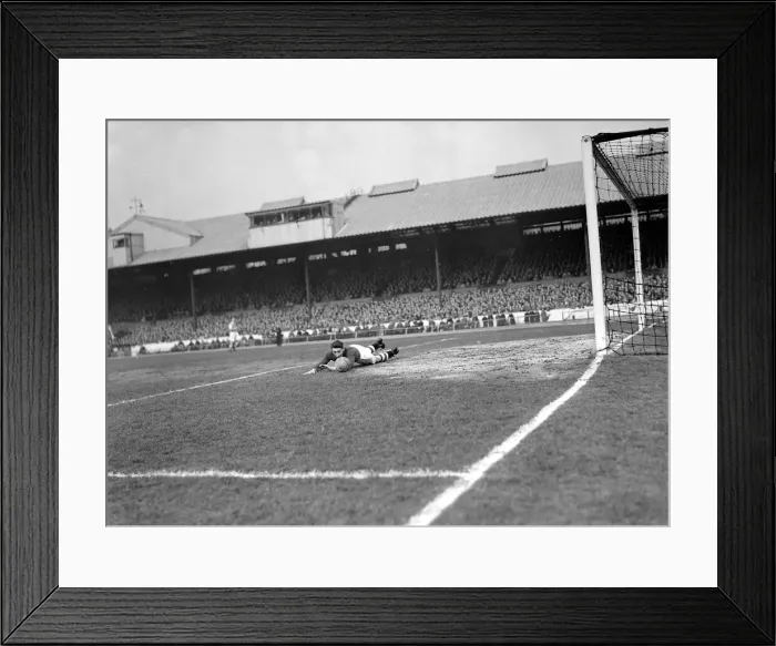 Framed Print : Chelsea v Arsenal April 1953 Stamford Bridge was sold out for Saturdays game