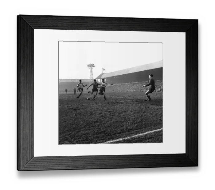 Framed Print : Sheffield United v Watford football match at Bramhall Lane 1960 Framed Print : Sheffield United v Watford football match at Bramhall Lane 1960