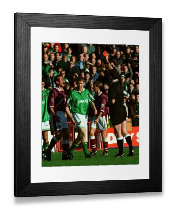 : Gary Mackay sent off Hibs Hearts football : Gary Mackay sent off Hibs Hearts football