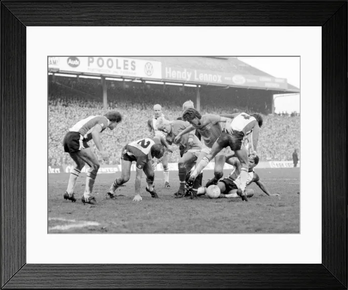 Framed Print : FA Cup Fith Round Match at Fratton Park January 1984 Portsmouth v Southampton