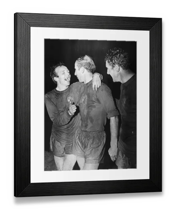 Framed Print : 1968 European Cup Final at Wembley Stadium Manchester United 4 v Benfica 1 after