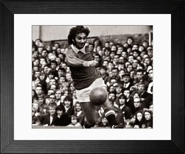 Framed Print : George Best Football Player - August 1971 in action for Manchester United against Framed Print : George Best Football Player - August 1971 in action for Manchester United against