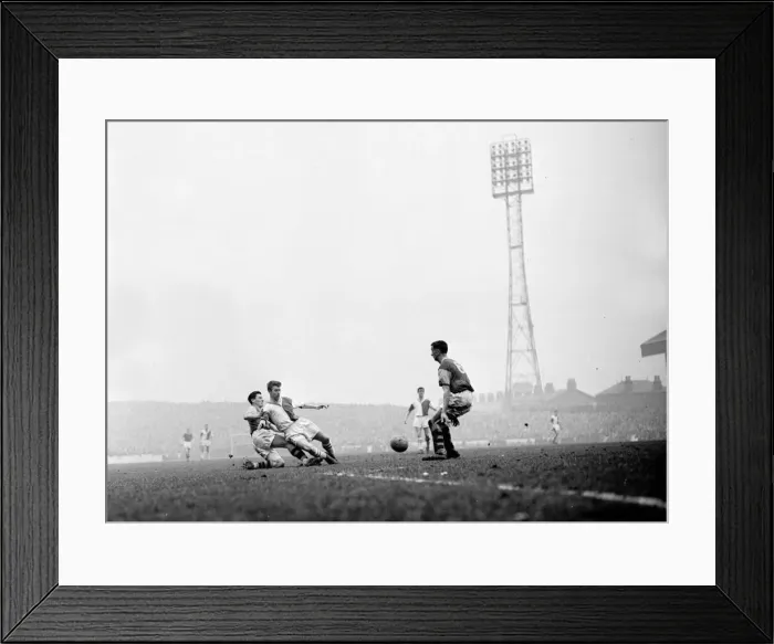 Framed Print : FA Cup Quarter Final Burnley v Blackburn Rovers March 1960 Action during the match Framed Print : FA Cup Quarter Final Burnley v Blackburn Rovers March 1960 Action during the match