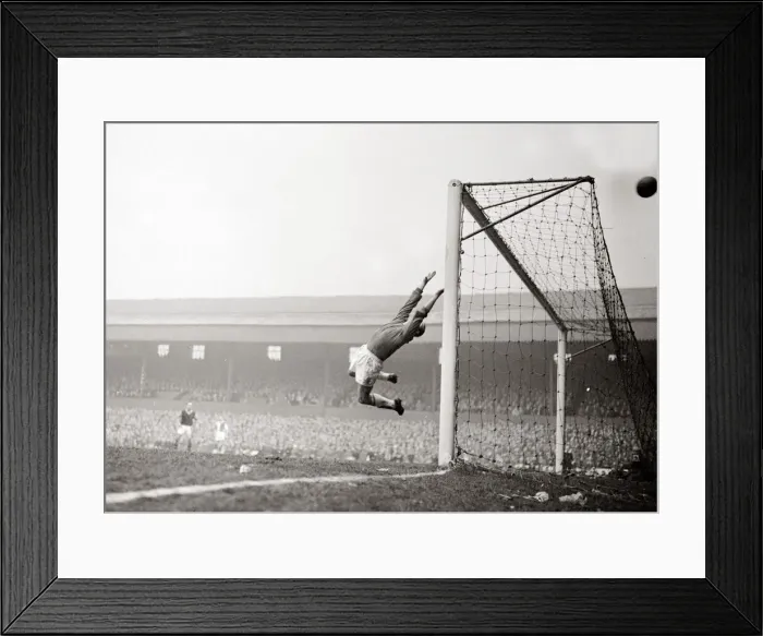 Framed Print : FA Cup Quarter Final March 1960 Burnley v Blackburn Rovers A goalkeeper makes a