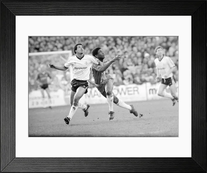 Framed Print : FA Cup Fourth Round match January 1984 Bournemouth 2 v Manchester United 0 Framed Print : FA Cup Fourth Round match January 1984 Bournemouth 2 v Manchester United 0