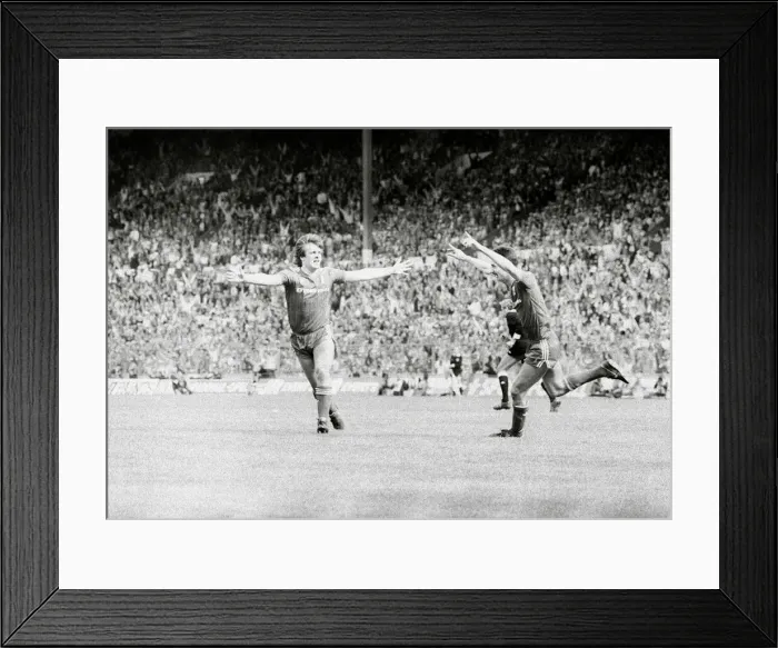 Framed Print : 1986 FA Cup Final at Wembley Stadium Liverpool 3 v Everton 1 Ian Rush Framed Print : 1986 FA Cup Final at Wembley Stadium Liverpool 3 v Everton 1 Ian Rush