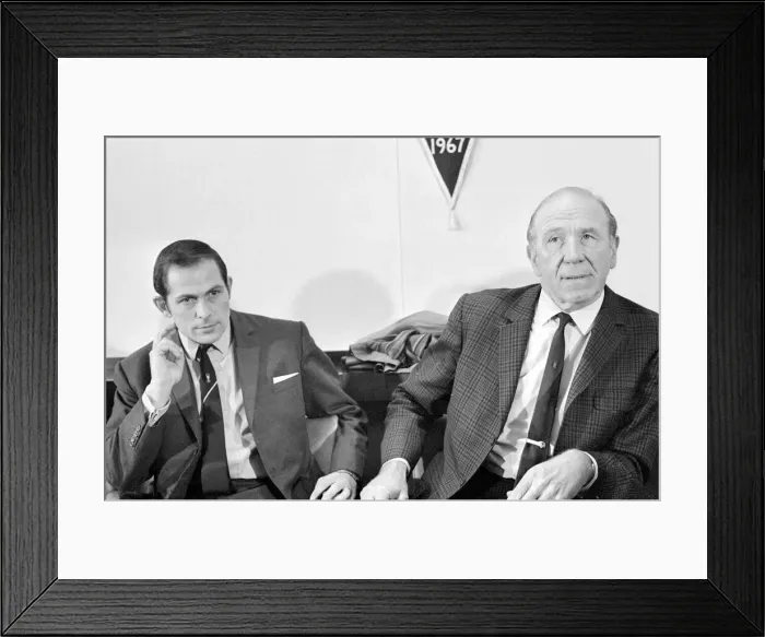 Framed Print : Sir Matt Busby, announces that Wilf McGuinness, Manchester United Assistant Trainer