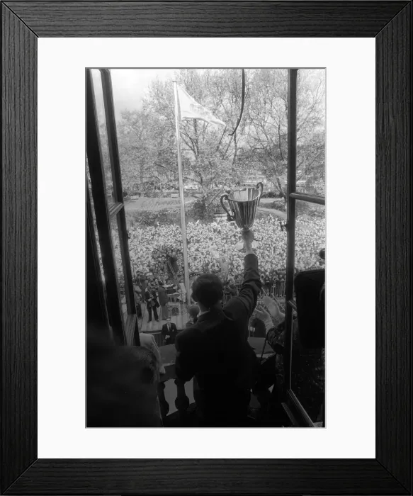 Framed Print : Tottenham Hotspurs Danny Blanchflower holding the European Cup Winners Cup Winners Framed Print : Tottenham Hotspurs Danny Blanchflower holding the European Cup Winners Cup Winners