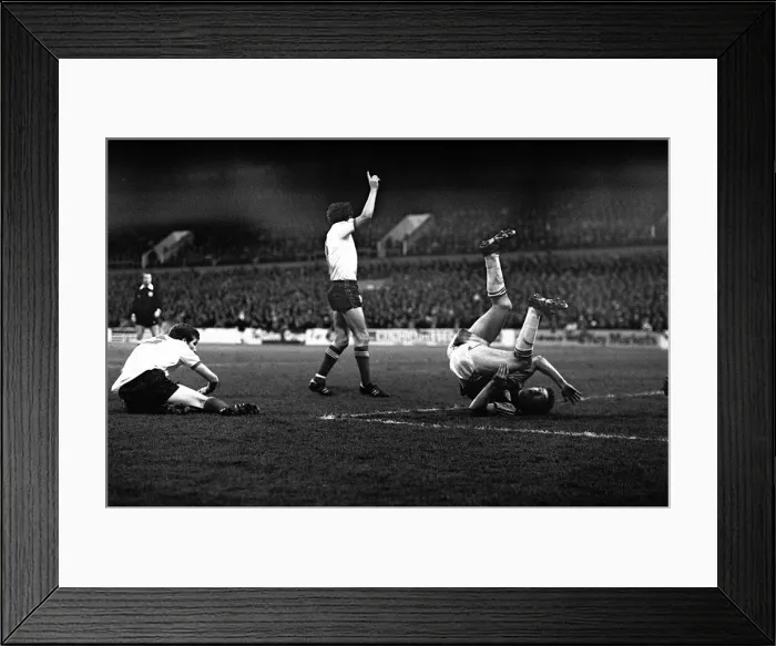 Framed Print : FA Cup 3rd Round match at Upton Park January 1981 West Ham United v Wrexham