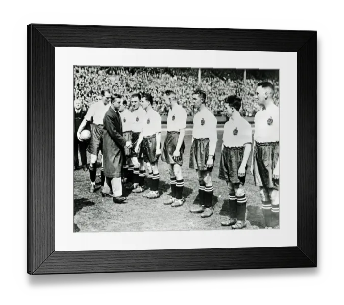 Framed Print : FA Cup Final 1929 Bolton v Portsmouth Jimmy Seddon captain of winning 1929 Framed Print : FA Cup Final 1929 Bolton v Portsmouth Jimmy Seddon captain of winning 1929