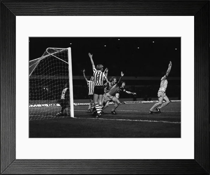 Framed Print : UEFA Cup First Round Second Leg October 1980 Wolverhampton Wanderers 1 v PSV Framed Print : UEFA Cup First Round Second Leg October 1980 Wolverhampton Wanderers 1 v PSV