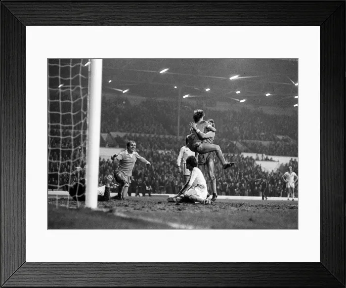 Framed Print : Leeds United v Manchester City during the FA Cup Third Round match at Elland Road January