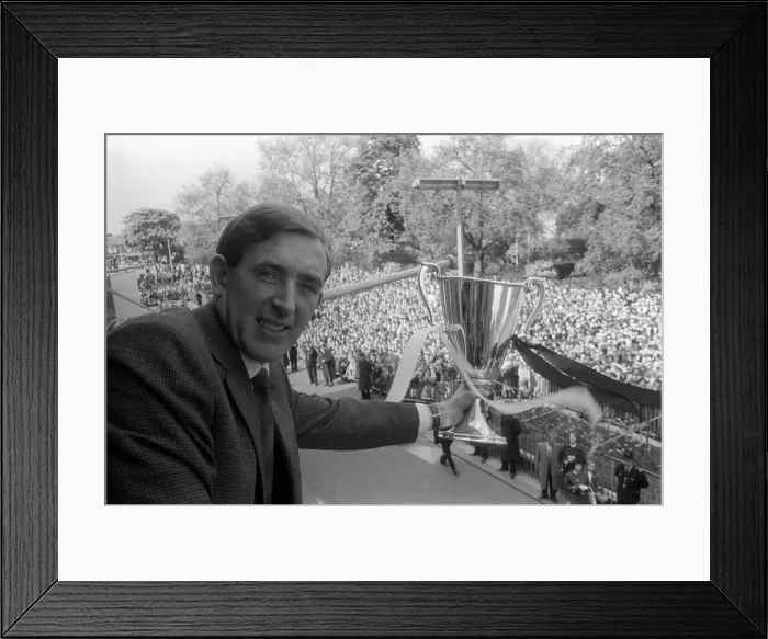 Framed Print : Tottenham Hotspur player Danny Blanchflower holding the European Cup Winners Cup Winners