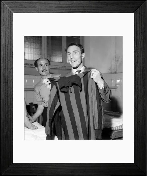 Framed Print : Jimmy Greaves moves abroad May 1961 In the summer of 1961 Framed Print : Jimmy Greaves moves abroad May 1961 In the summer of 1961