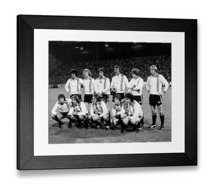 Framed Print : St Etienne v Manchester United UEFA Cup 1977 Manchester United Team Group Framed Print : St Etienne v Manchester United UEFA Cup 1977 Manchester United Team Group